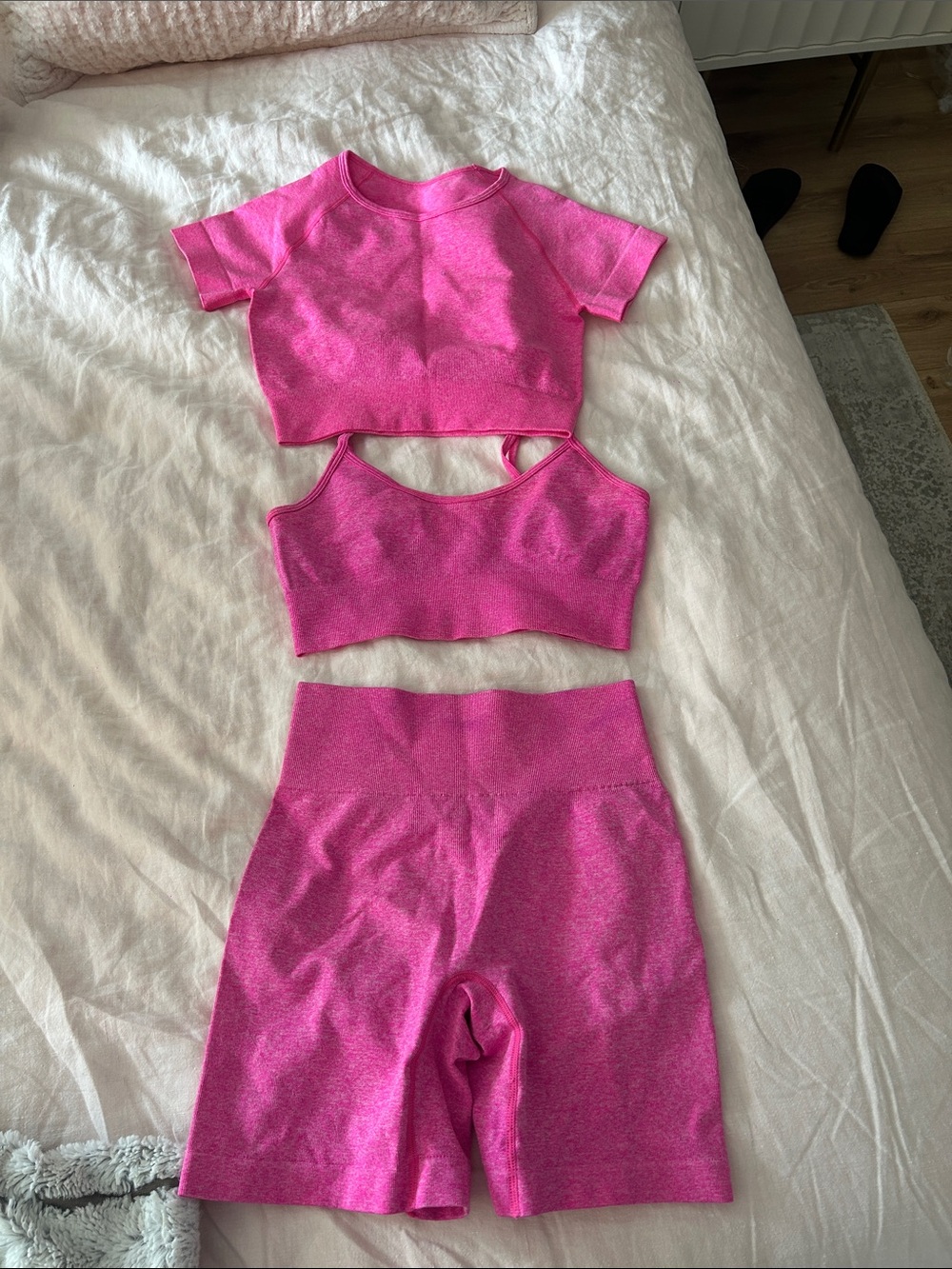 Amazon Women's Bright Hot Pink Seamless Active Set